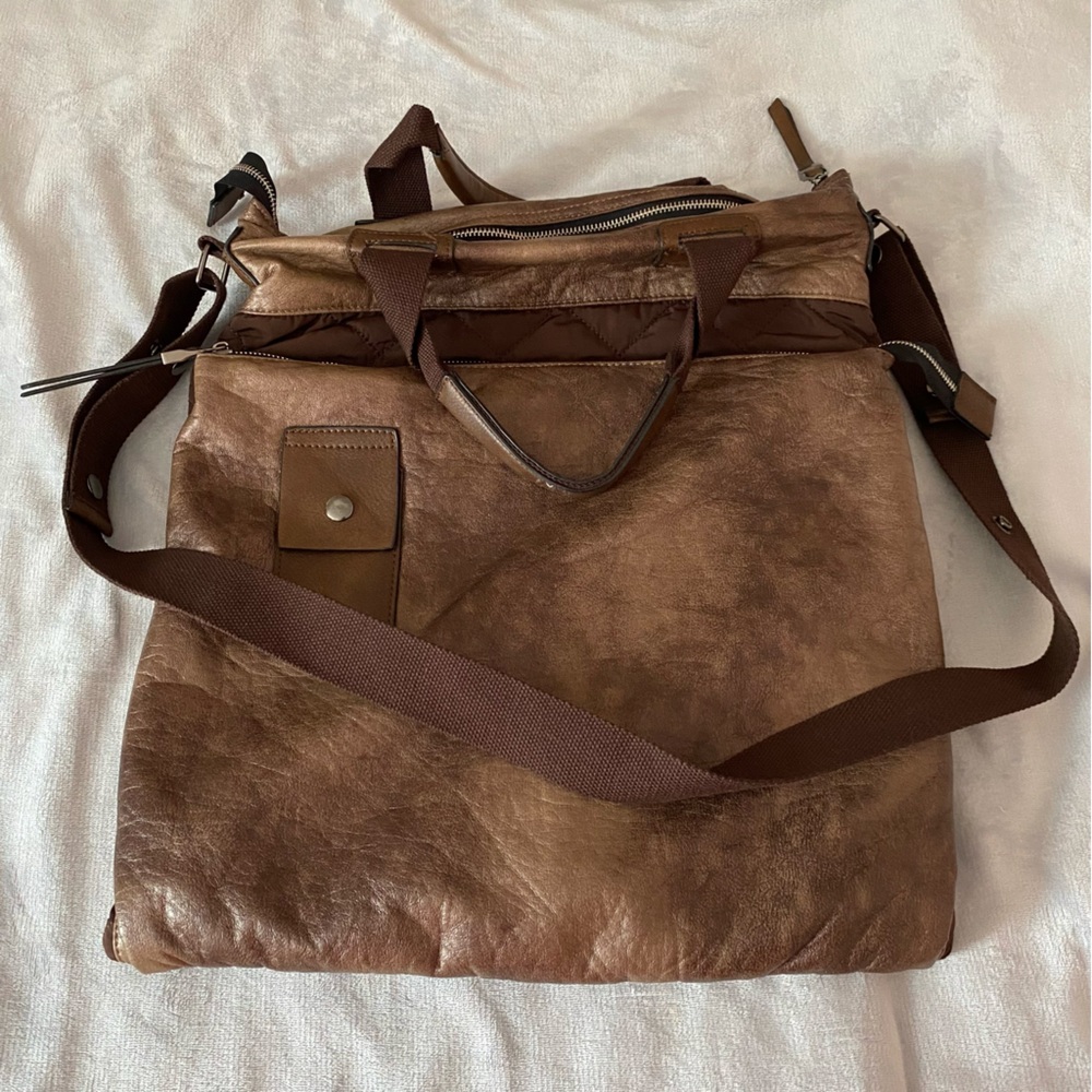 Chillx brown travel crossbody bag